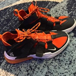 Men’s size 6 Nike shoes